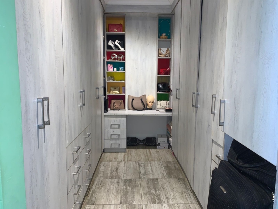 5 Bedroom Property for Sale in Cashan North West